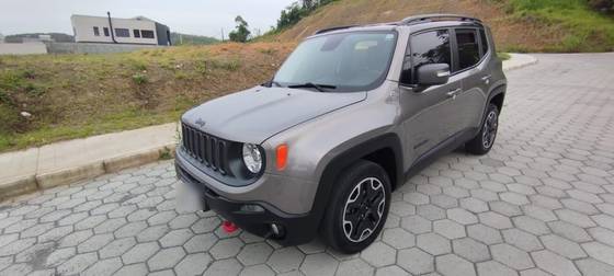 JEEP RENEGADE 2.0 16V TURBO DIESEL TRAILHAWK 4P 4X4 AUTOMÁTICO